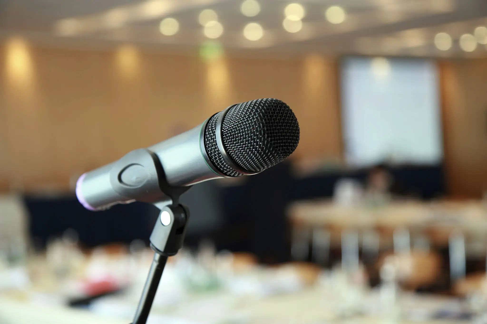 698c89f8b40f8_keynote Speaking Page.jpg
